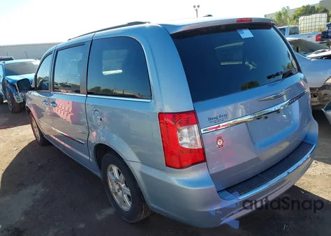 2012 Chrysler Town & Country Touring z USA, uszkodzony, nr VIN 2C4RC1BG4CR301251